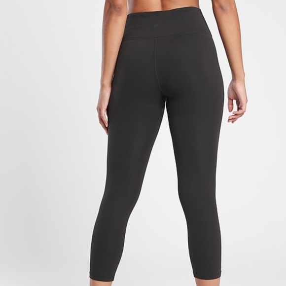 Athleta Pants - Athleta BRAND NEW WITH TAGS Black Elation Capri